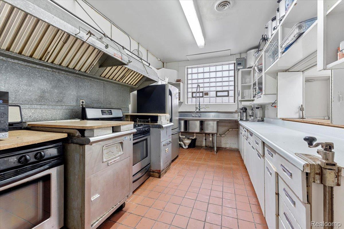 8840 Macomb Street Grosse Ile Township MI 48138