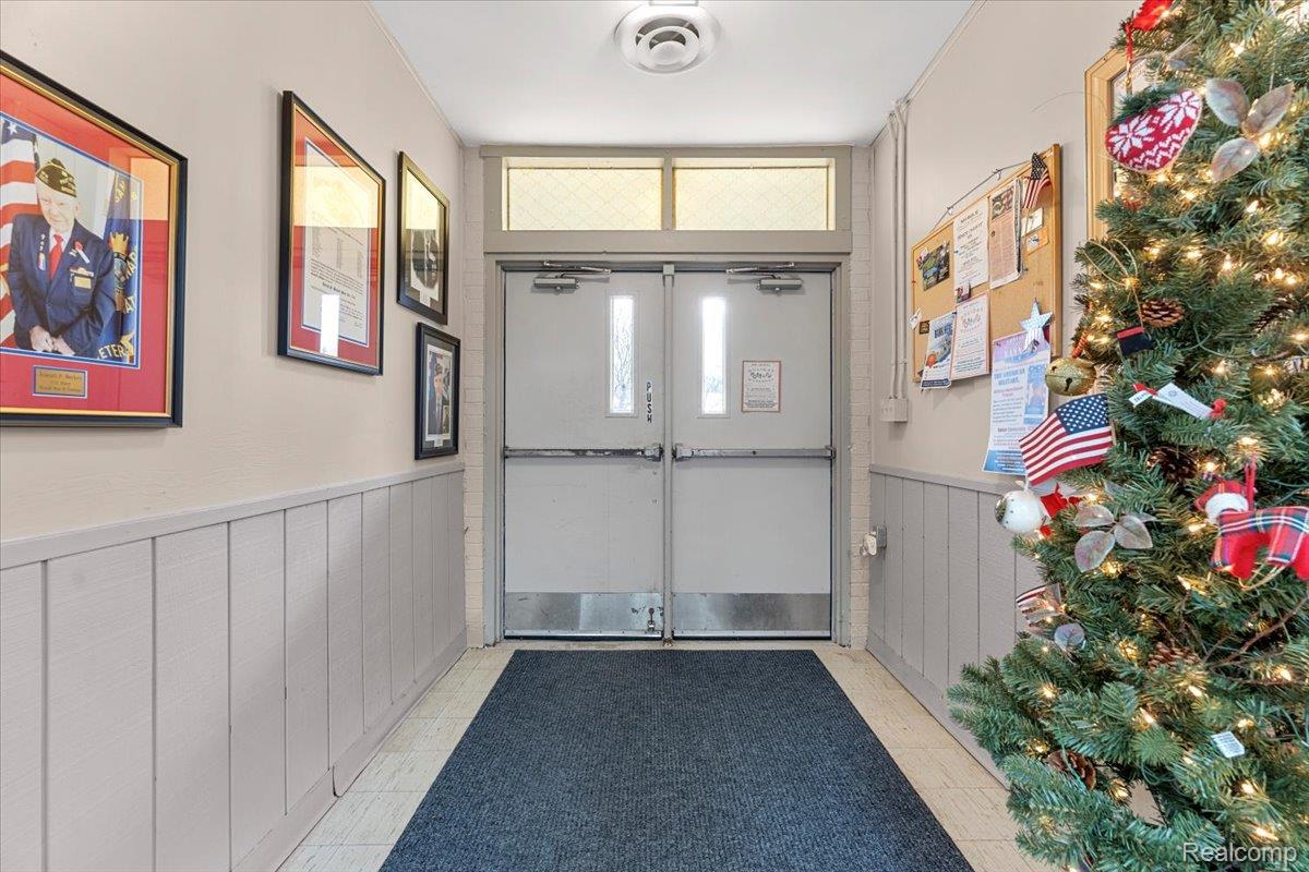 8840 Macomb Street Grosse Ile Township MI 48138