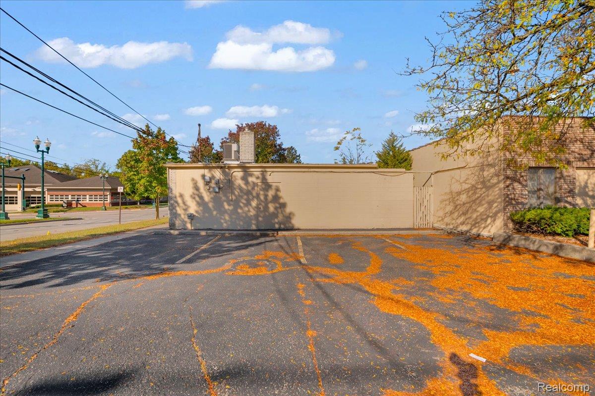 3151 S Wayne Road Wayne City MI 48184