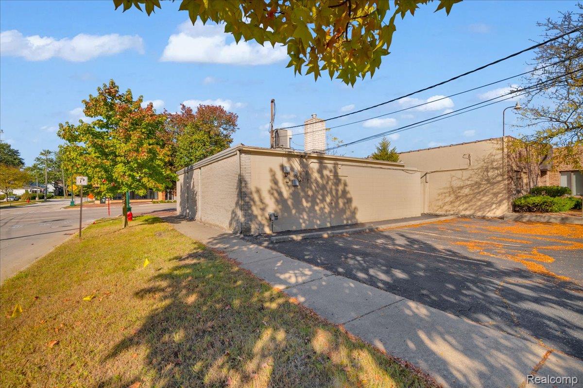 3151 S Wayne Road Wayne City MI 48184