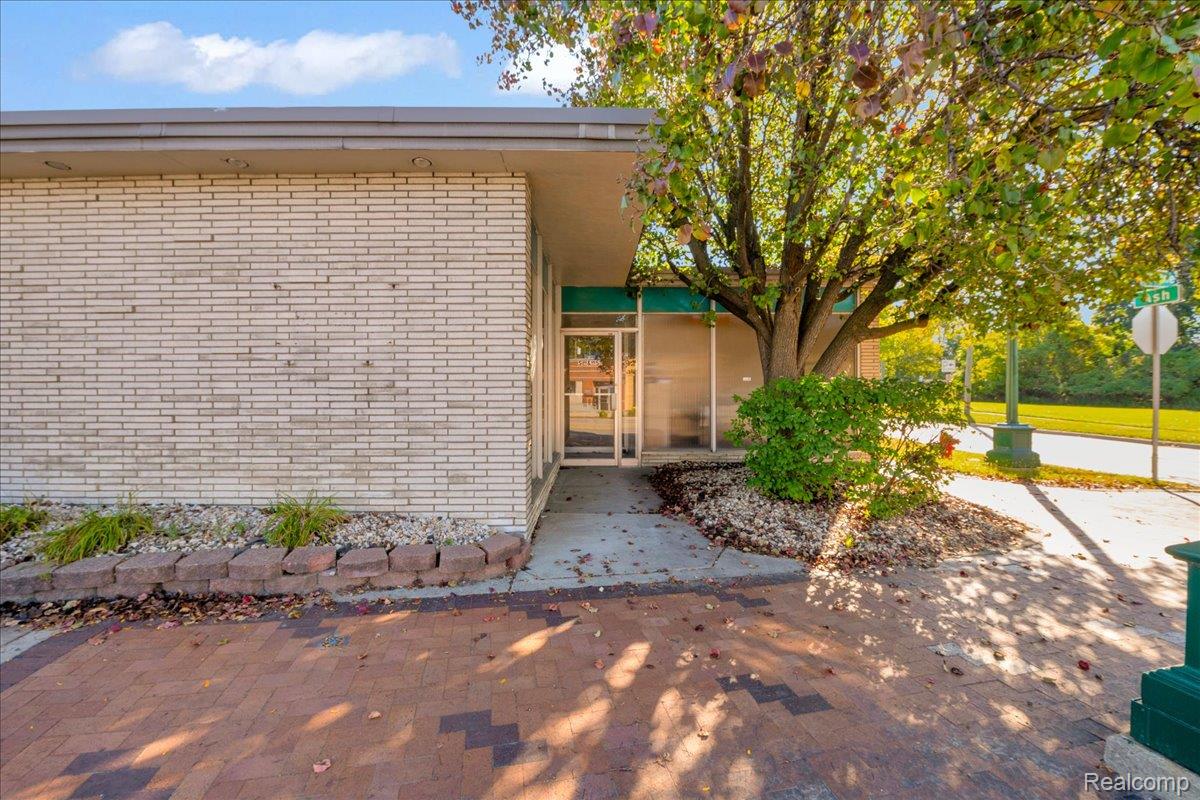 3151 S Wayne Road Wayne City MI 48184