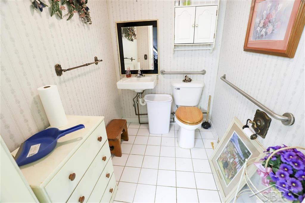 102 Ausable State Road Bay City City MI 48706