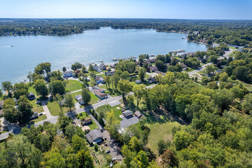 5575 Paw Paw Lake Road Coloma Charter Township MI 49038