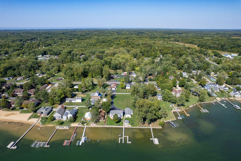 5575 Paw Paw Lake Road Coloma Charter Township MI 49038