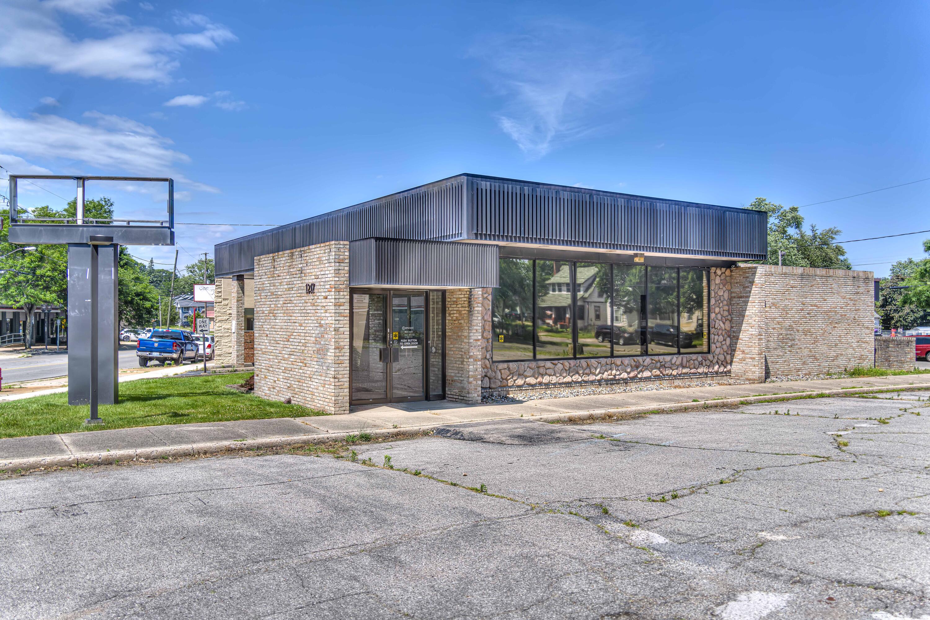 1217 Greenwood Avenue Jackson City MI 49203