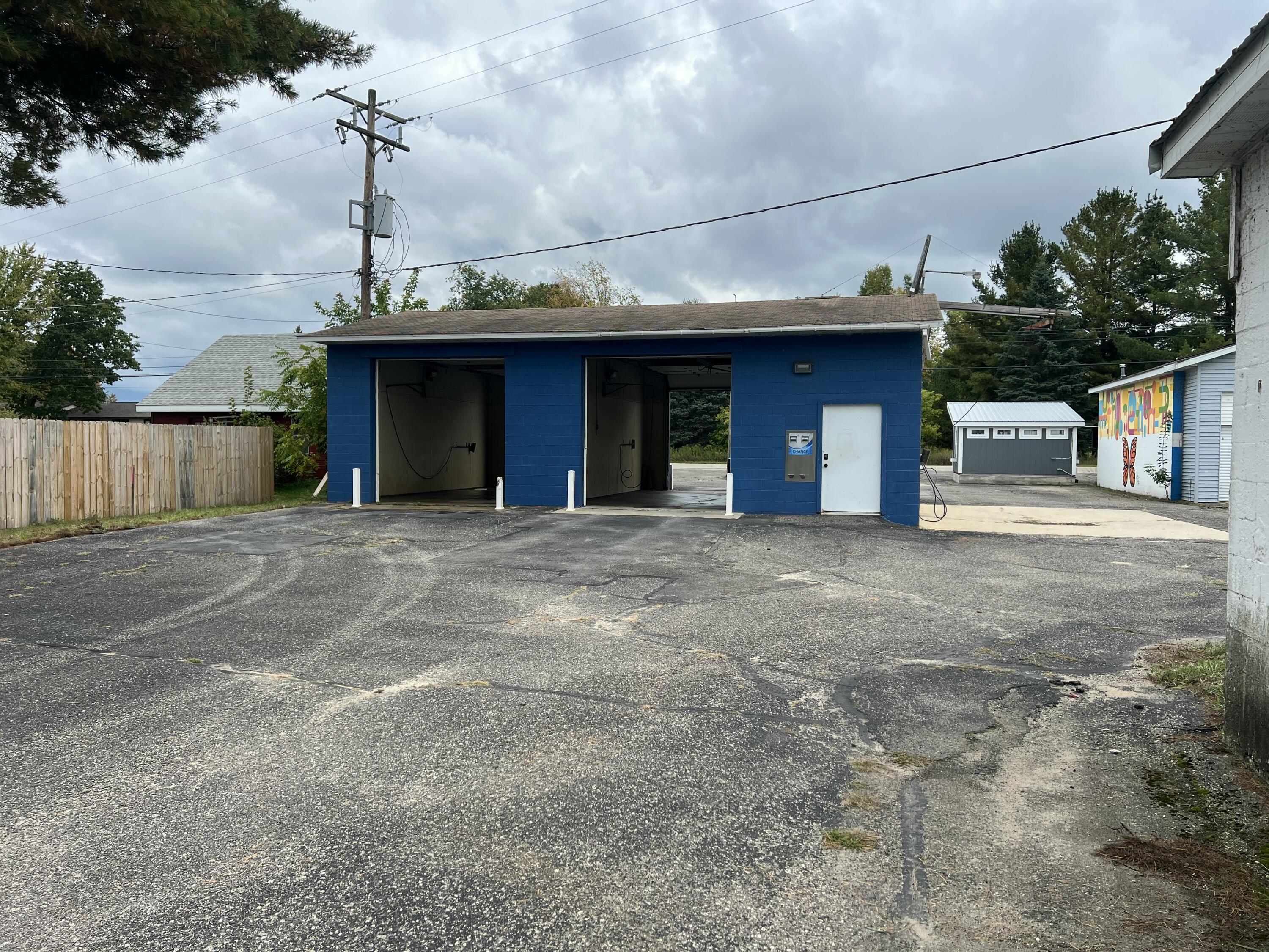 991 S Lakeshore Drive Lake City City MI 49651
