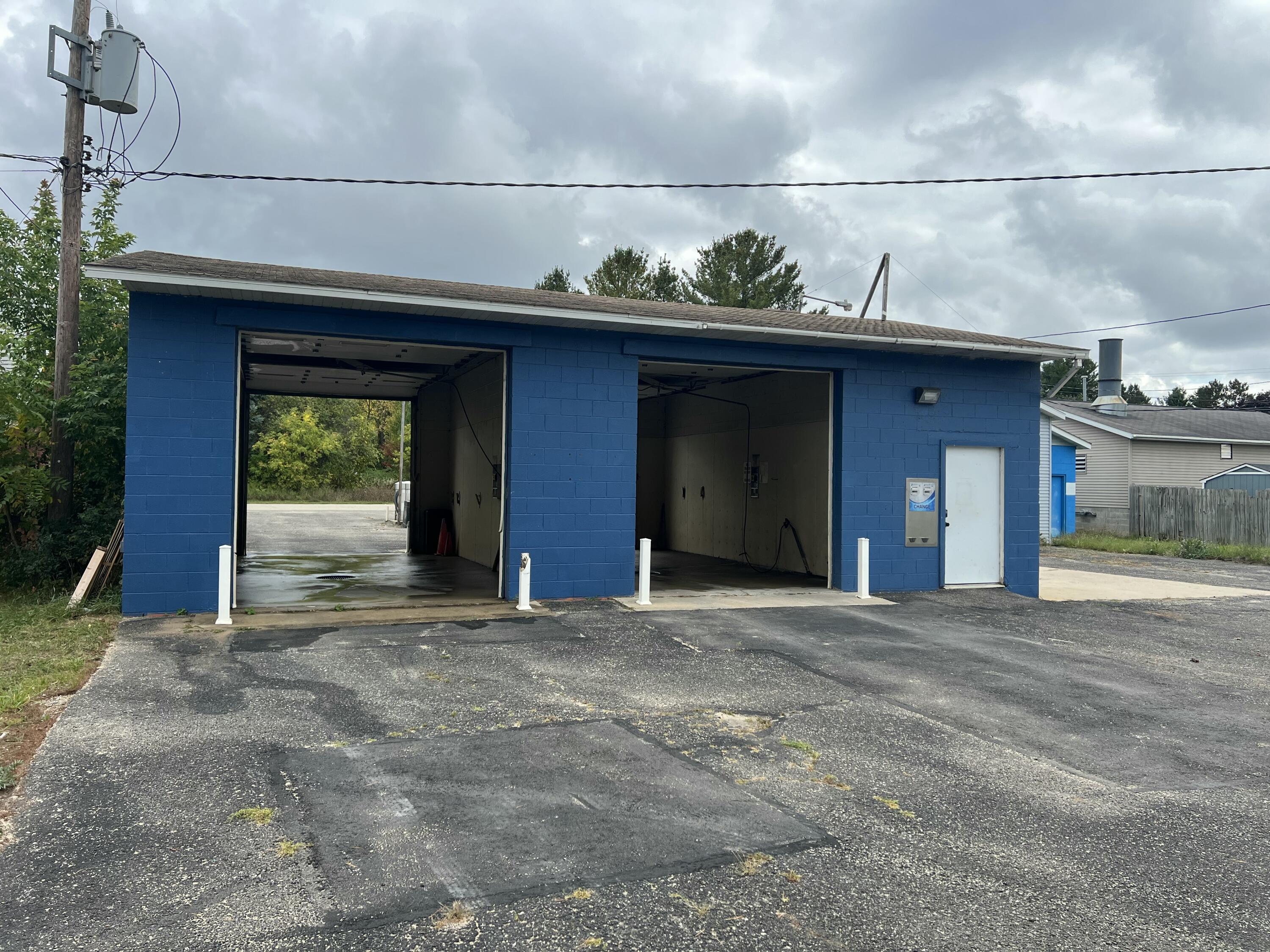 991 S Lakeshore Drive Lake City City MI 49651