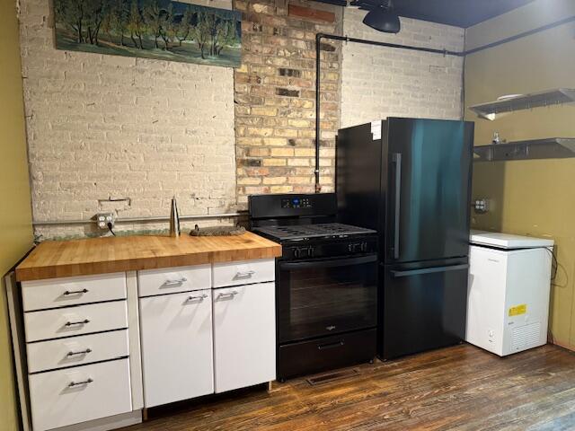 1099 E Wilcox Avenue White Cloud City MI 49349