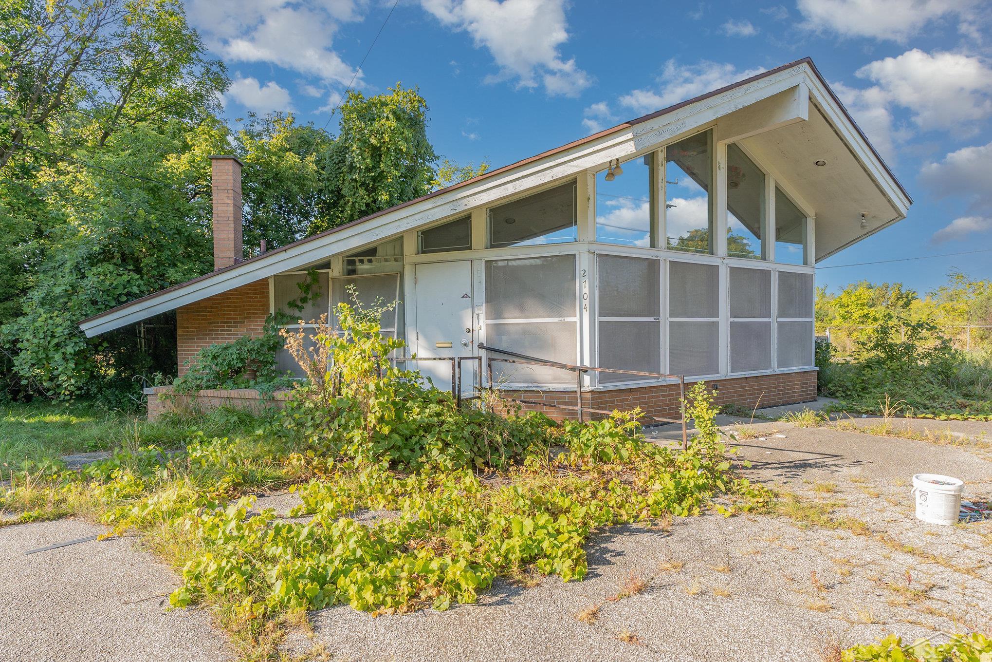 2704 Ruckle Street Saginaw City MI 48601