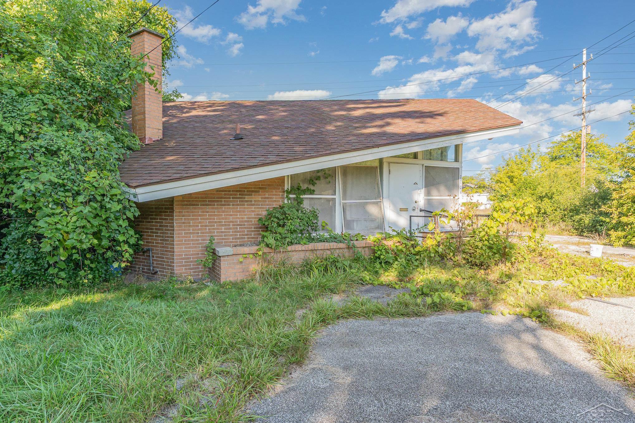 2704 Ruckle Street Saginaw City MI 48601