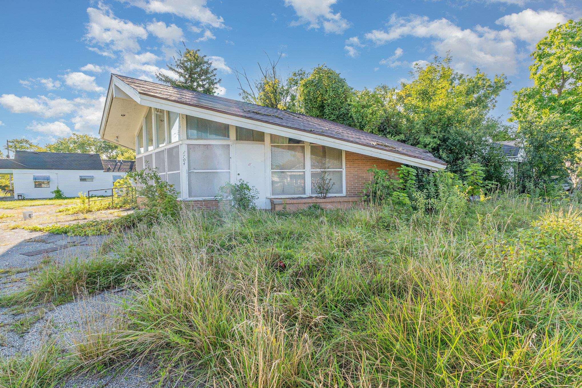 2704 Ruckle Street Saginaw City MI 48601