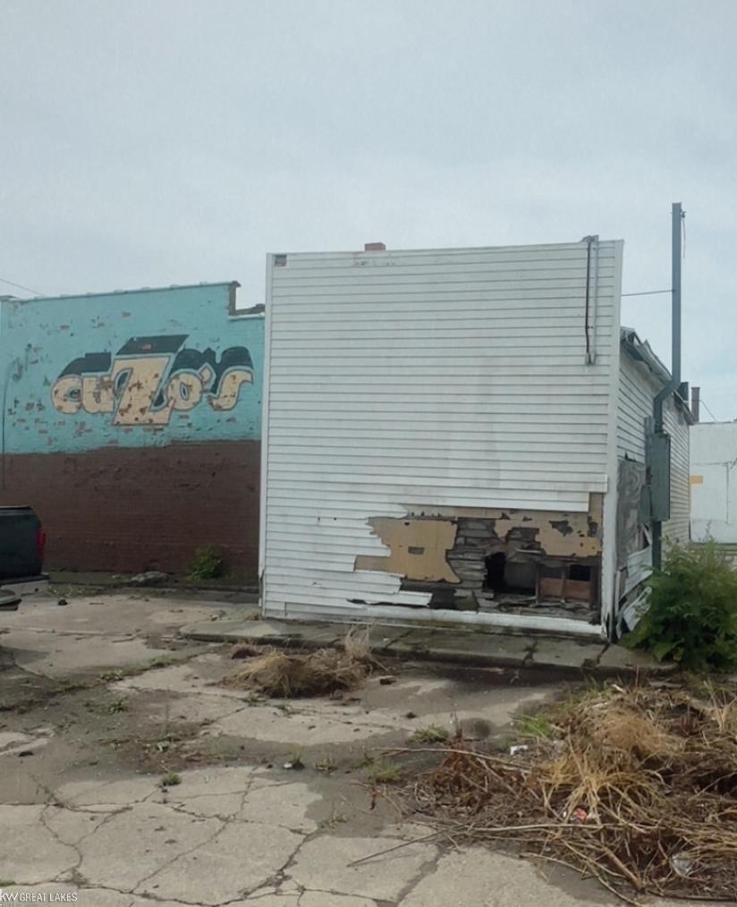 19719 Schoenherr Road Detroit City MI 48205