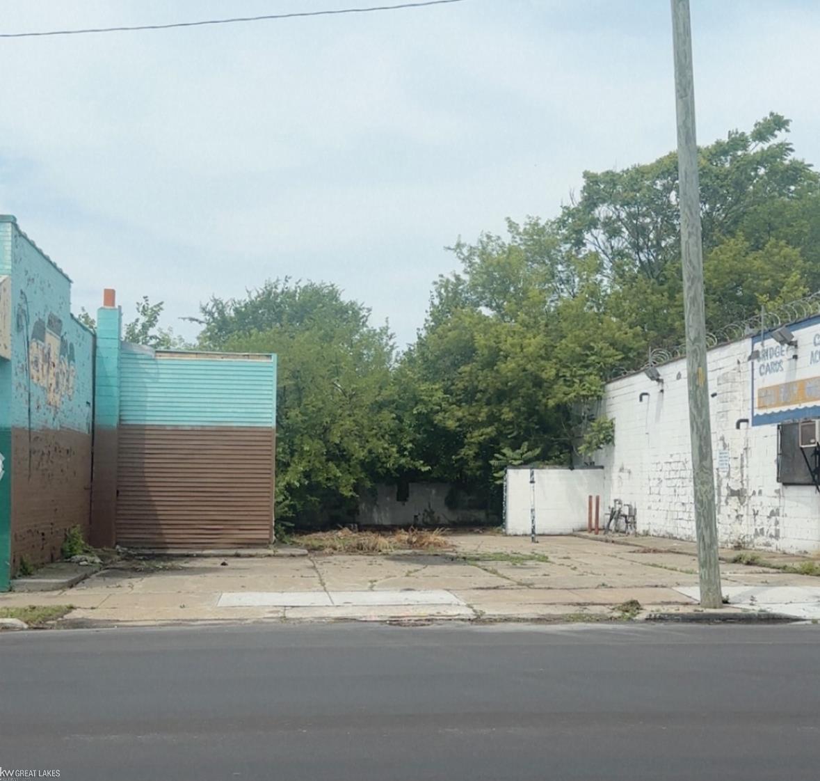 19719 Schoenherr Road Detroit City MI 48205