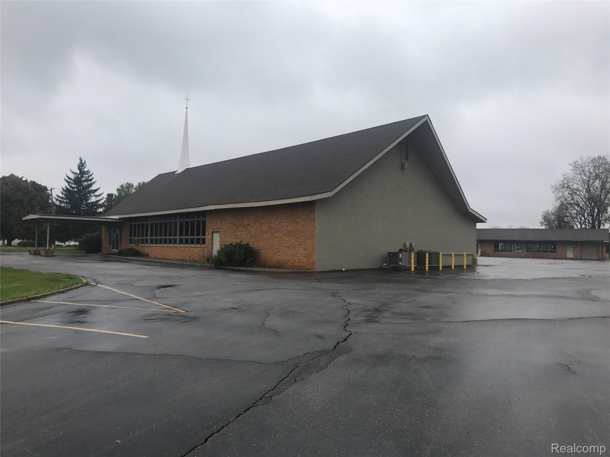 4075 E Atherton Road Burton City MI 48519