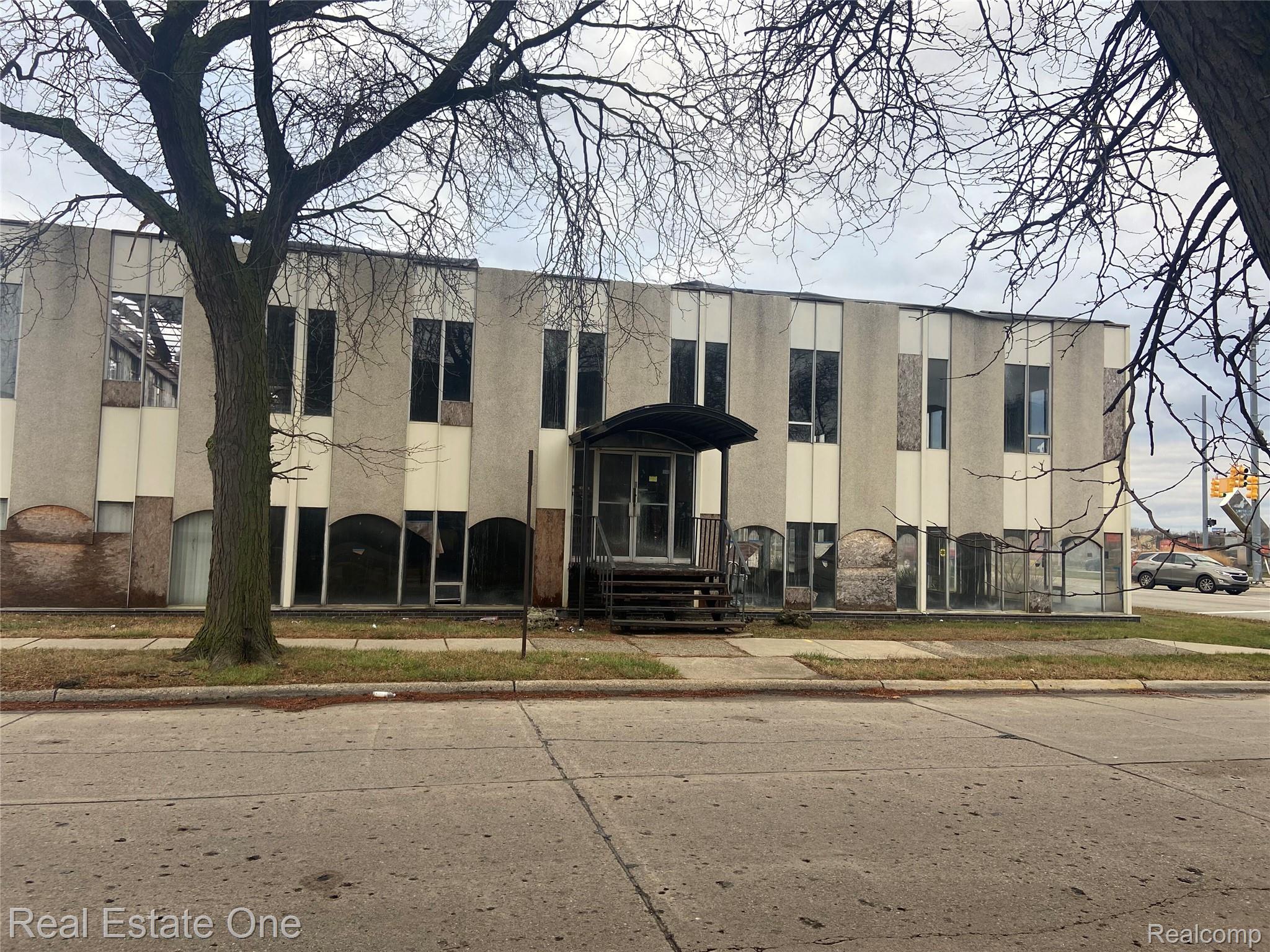 21590 Greenfield Road Oak Park City MI 48237