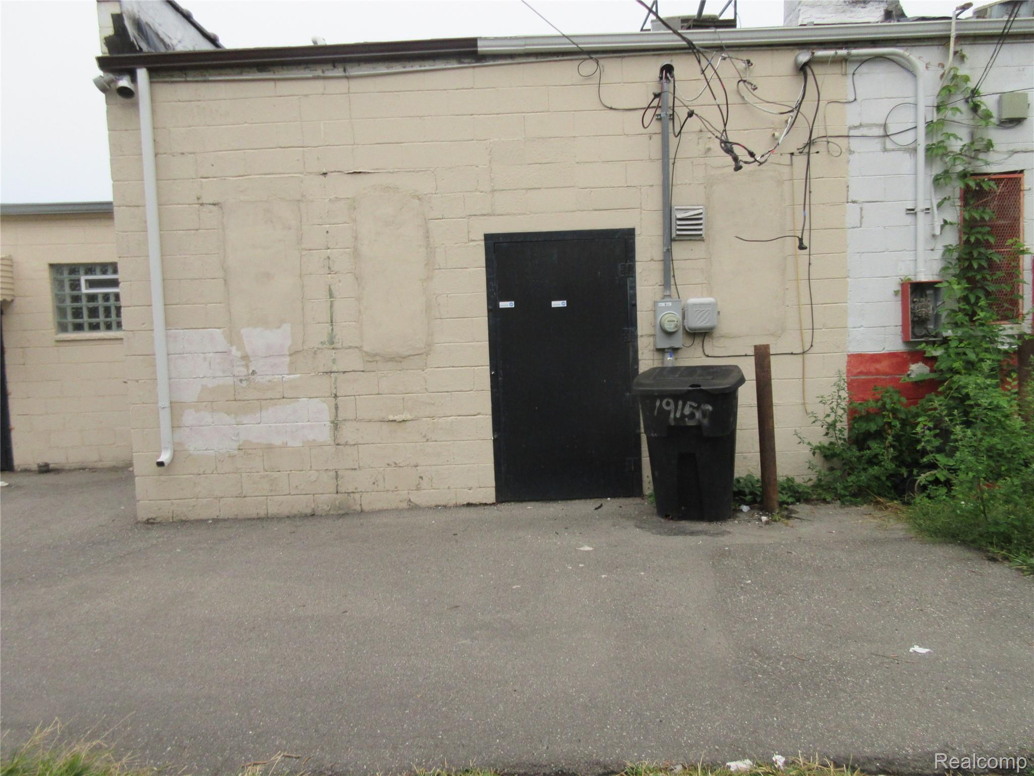 19156 Kelly Road Detroit City MI 48224