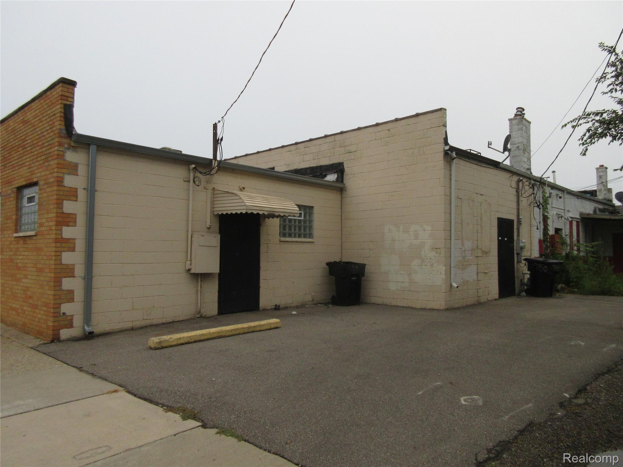 19156 Kelly Road Detroit City MI 48224