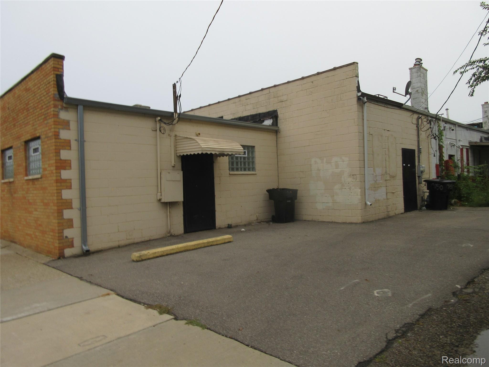 19156 Kelly Road Detroit City MI 48224