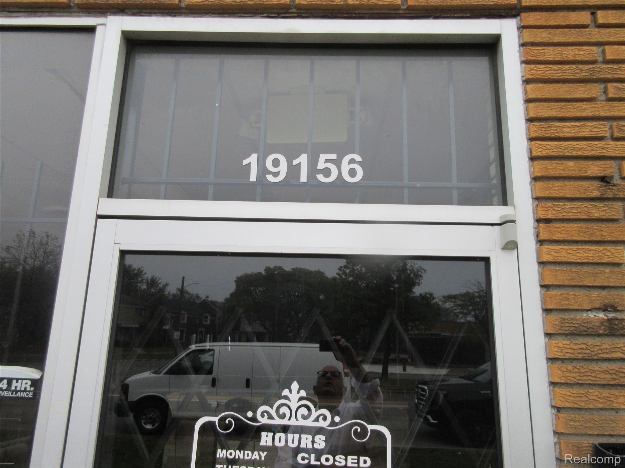 19156 Kelly Road Detroit City MI 48224