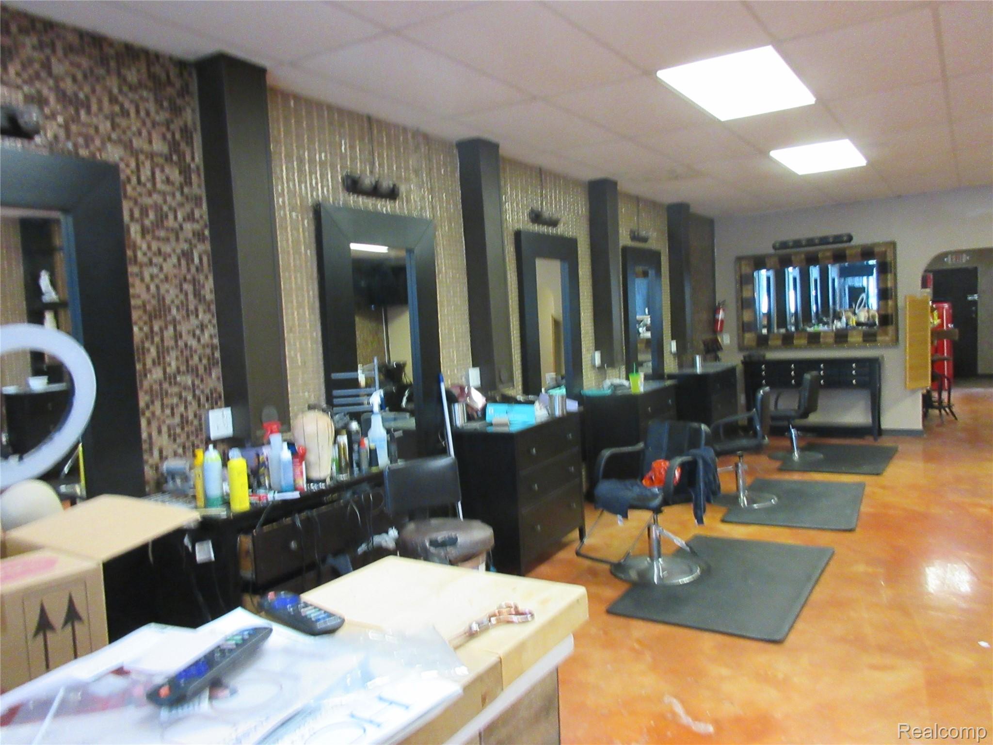 19156 Kelly Road Detroit City MI 48224