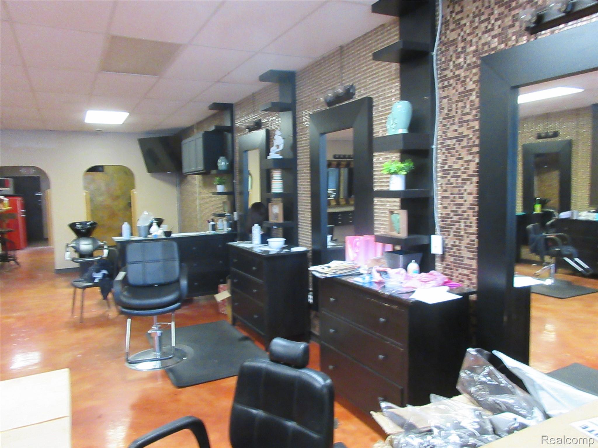 19156 Kelly Road Detroit City MI 48224