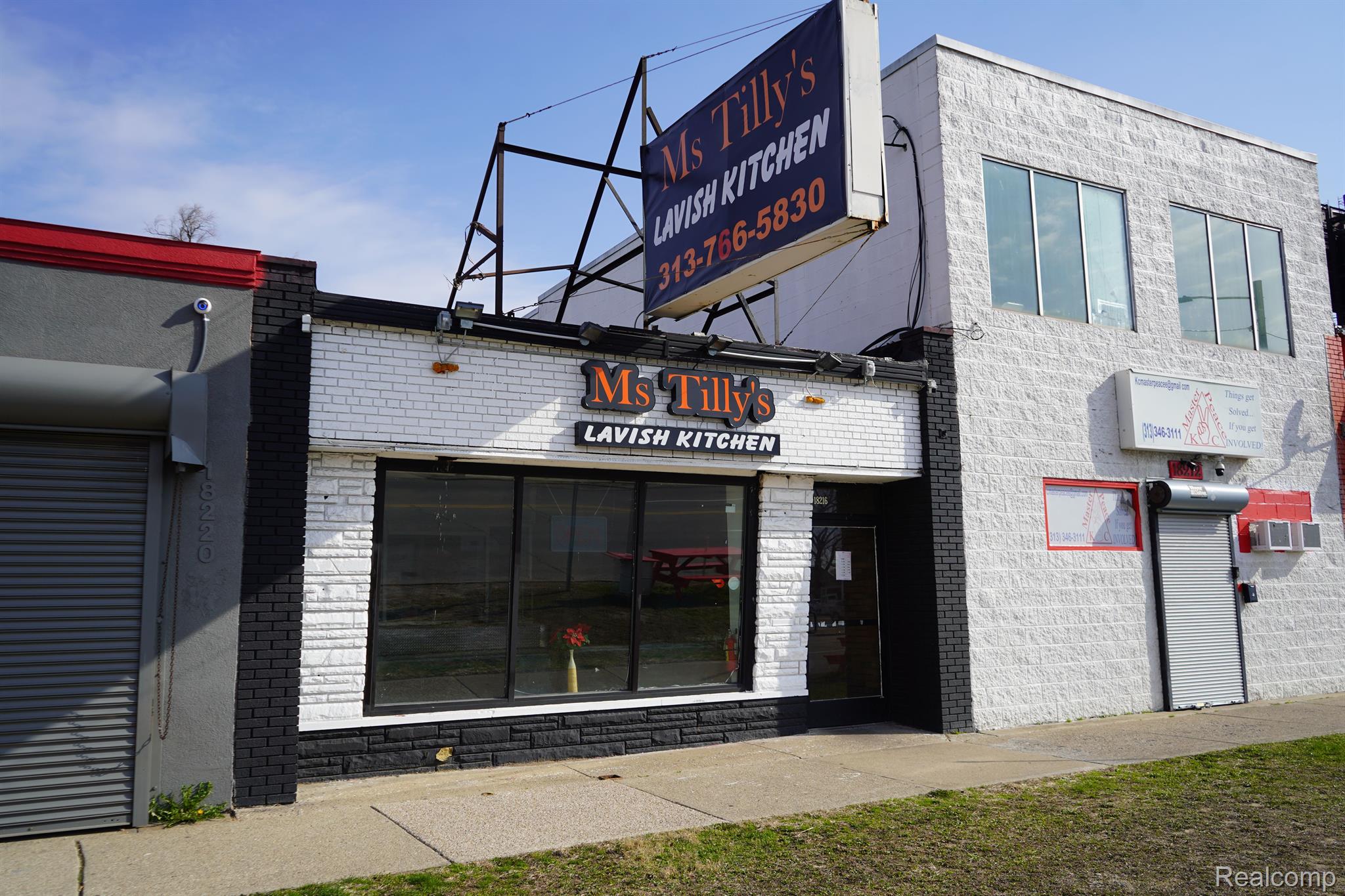 18216 W 7 Mile Road Detroit City MI 48219