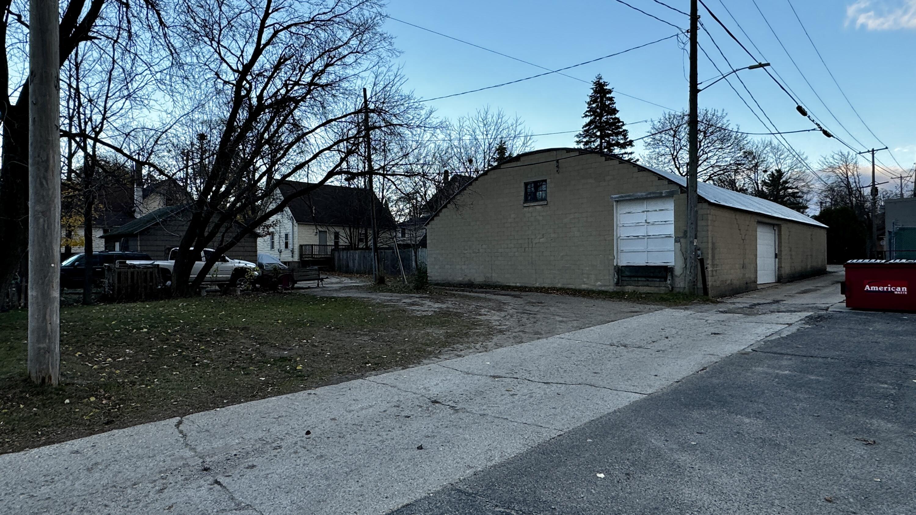 115 1/2 E Nelson Street Cadillac City MI 49601