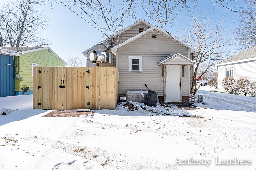 3232 Glade Street Muskegon Heights City MI 49444