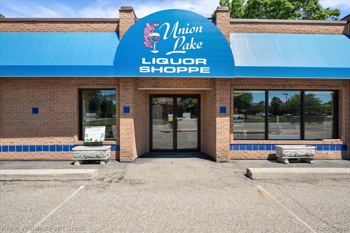 2515 Union Lake Road Commerce Charter Township MI 48382