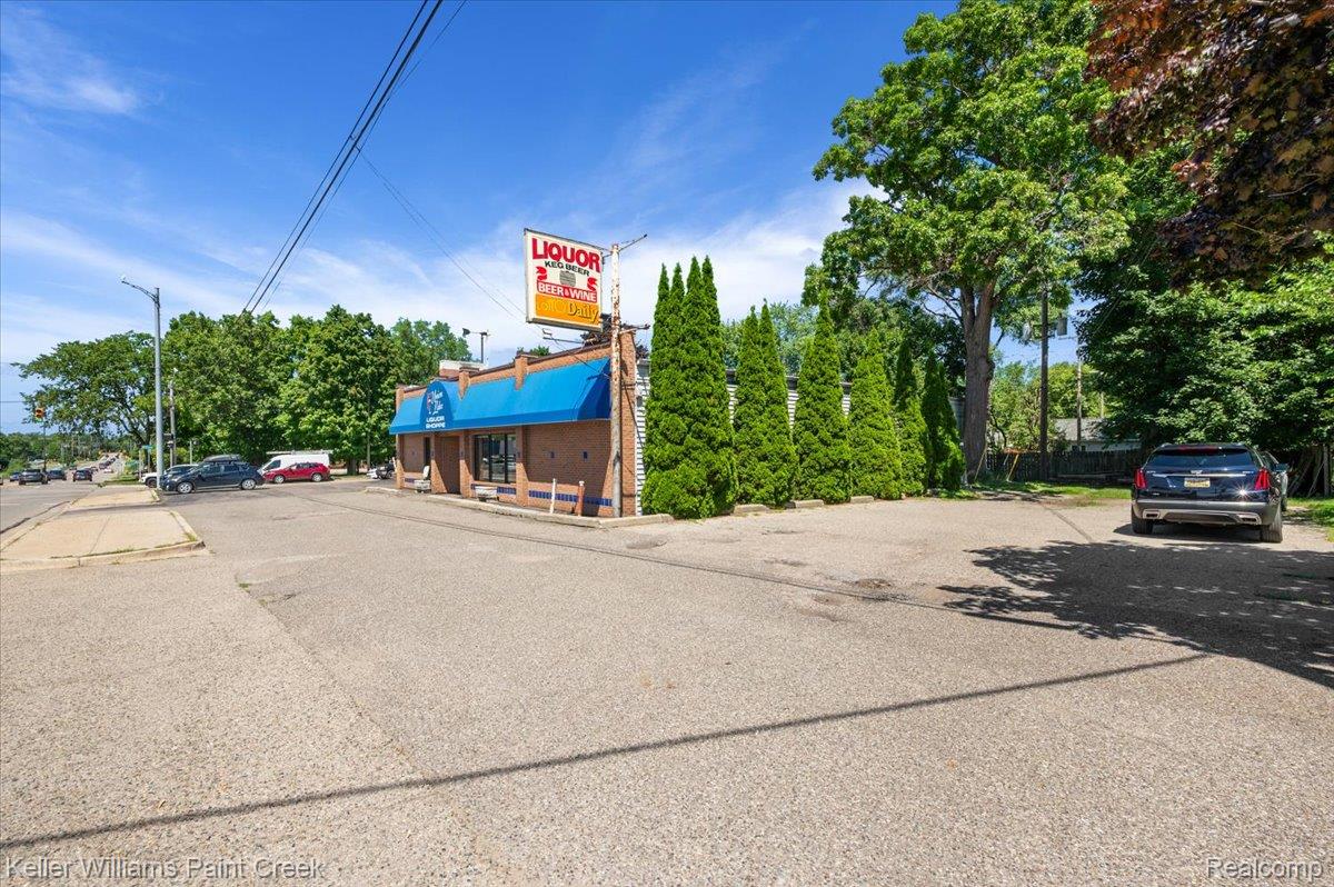2515 Union Lake Road Commerce Charter Township MI 48382