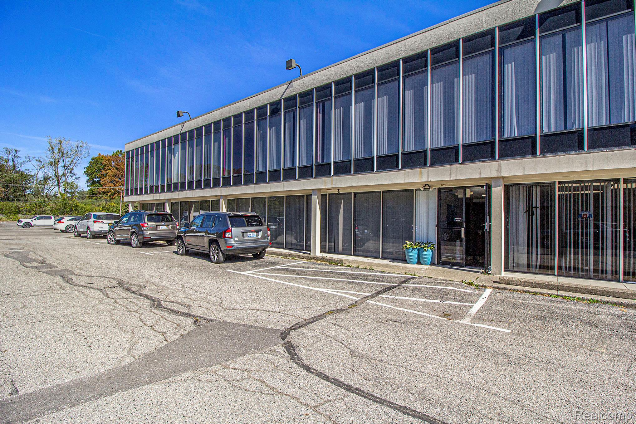 17220 W 12 Mile Road Southfield City MI 48076