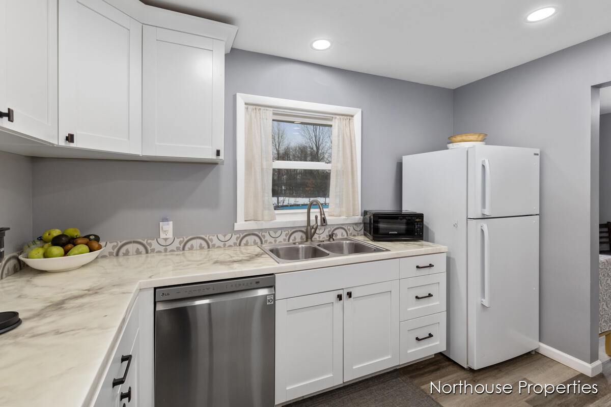 3898-3900 68th Street SE Gaines Charter Township MI 49316