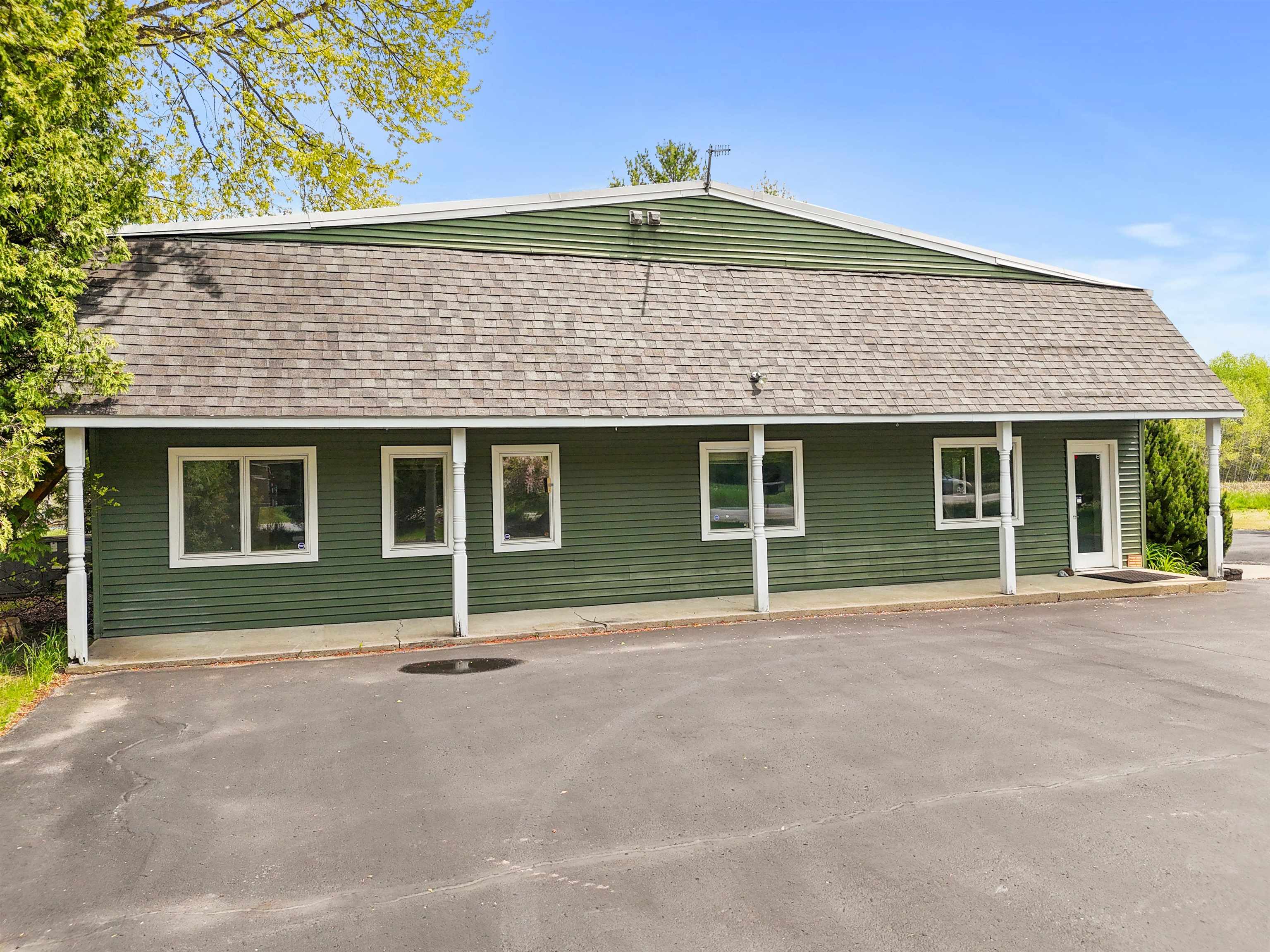 9435 E Cherry Bend Road Elmwood Charter Township MI 49684