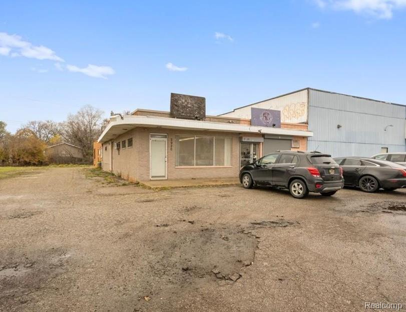 2918 S Dort Highway Flint City MI 48507