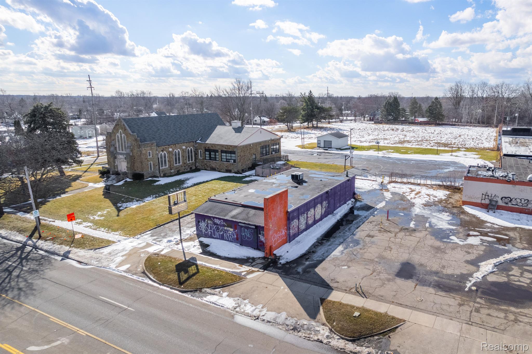 6925 N Saginaw Street Flint City MI 48505