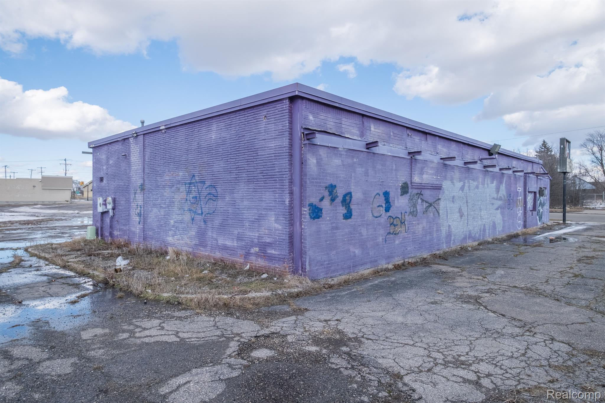 6925 N Saginaw Street Flint City MI 48505