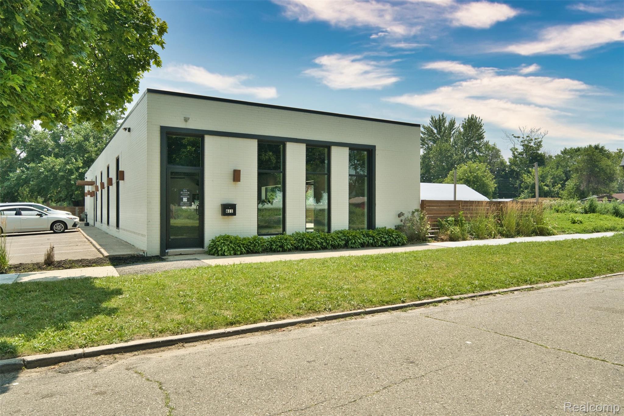 611 W Philadelphia Street Detroit City MI 48202