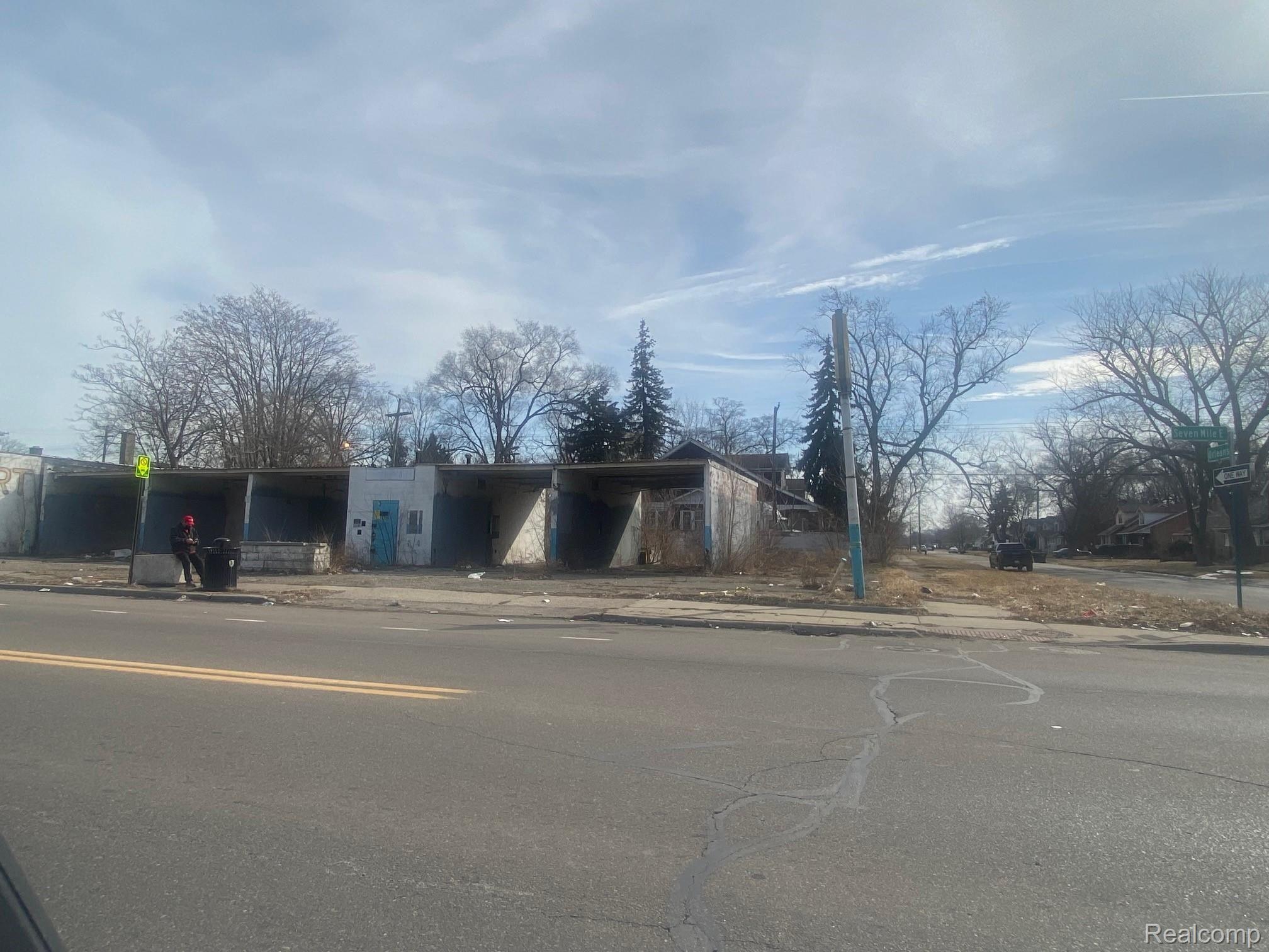 1750 E 7 Mile Detroit City MI 48203