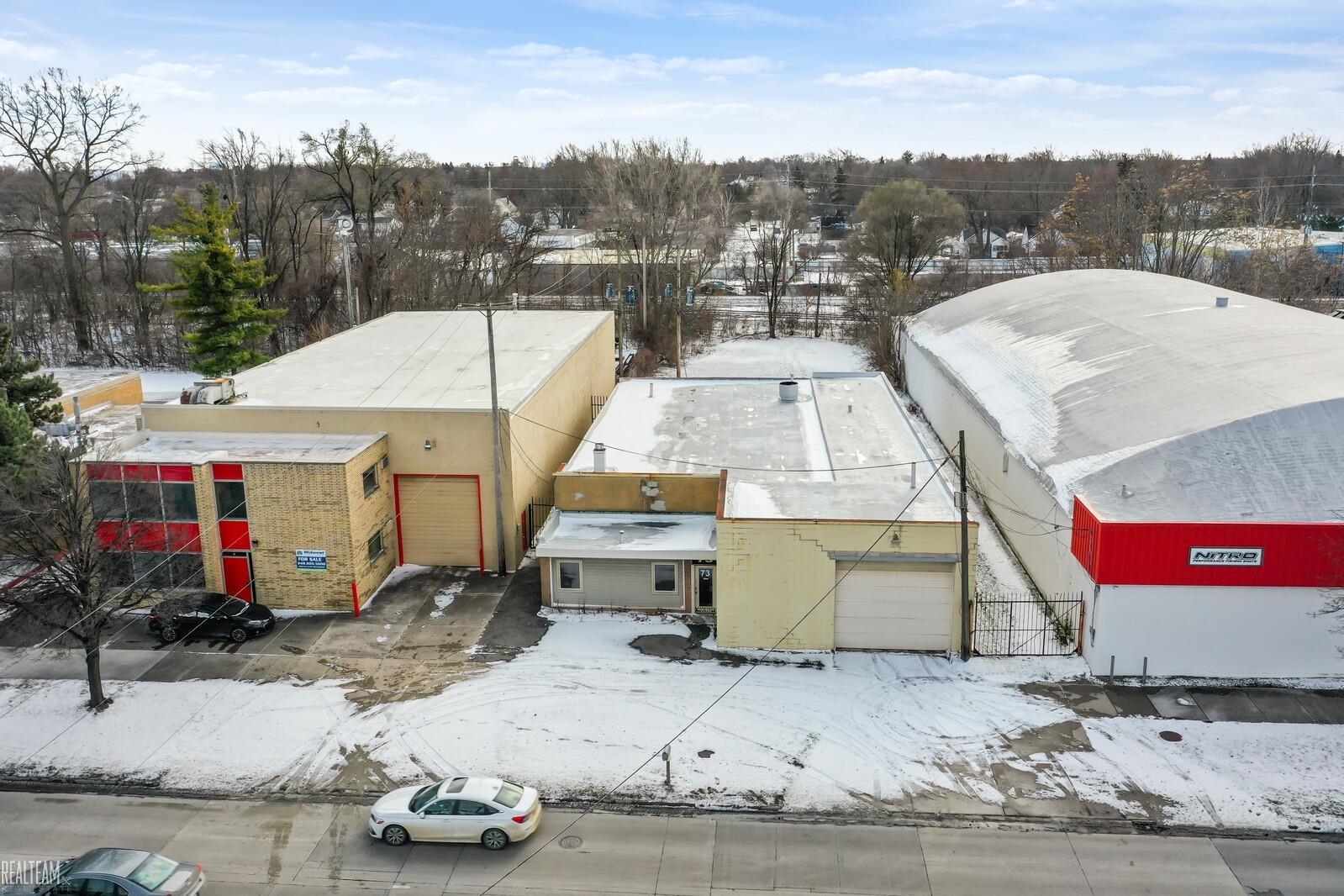 73 W Walton Boulevard Pontiac City MI 48340