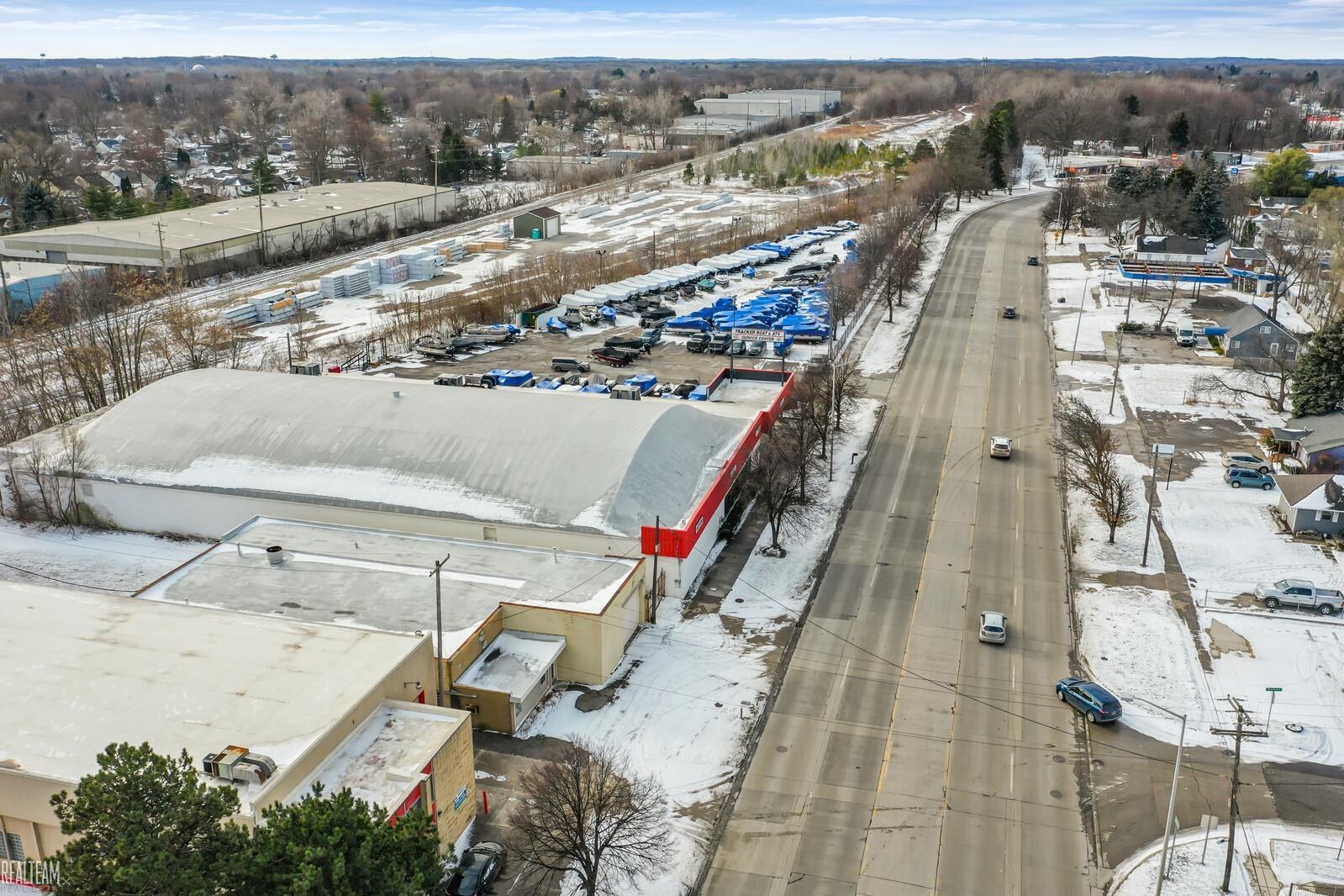 73 W Walton Boulevard Pontiac City MI 48340