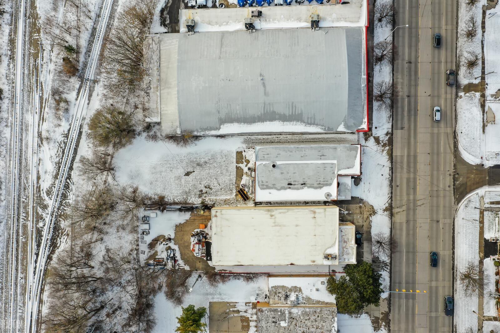 73 W Walton Boulevard Pontiac City MI 48340