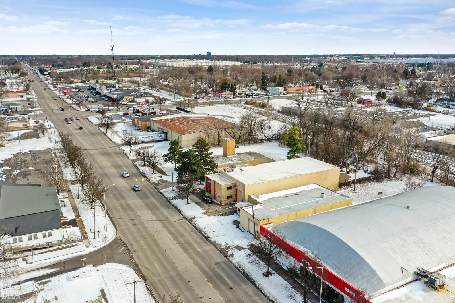 73 W Walton Boulevard Pontiac City MI 48340