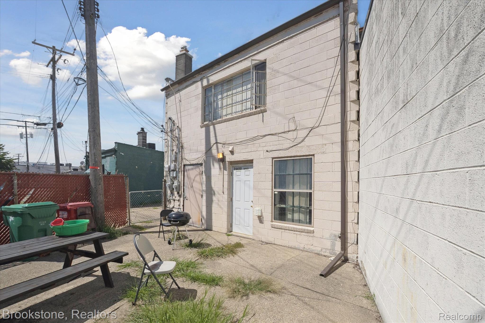 24450 Gratiot Avenue Eastpointe City MI 48021