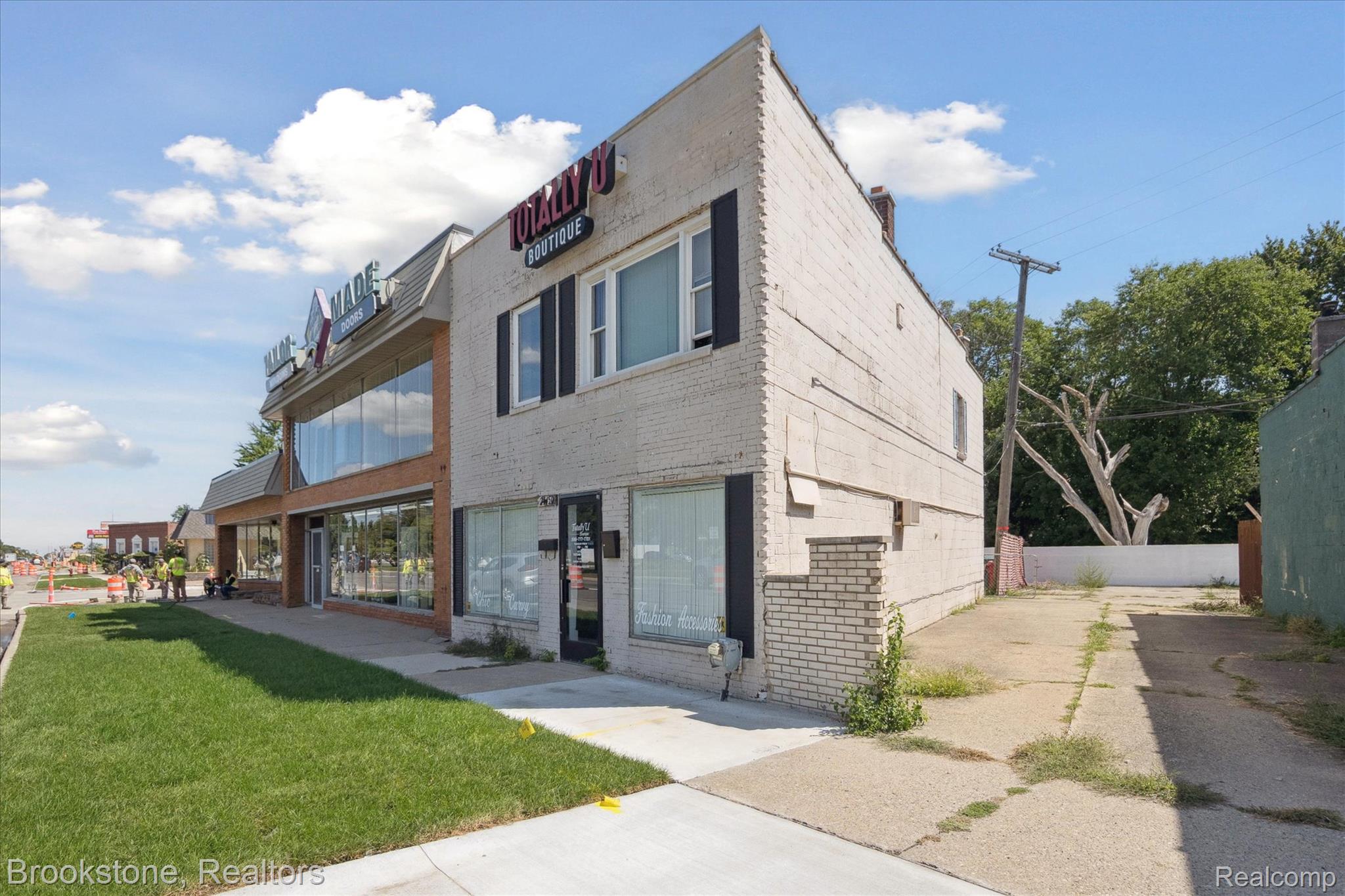 24450 Gratiot Avenue Eastpointe City MI 48021