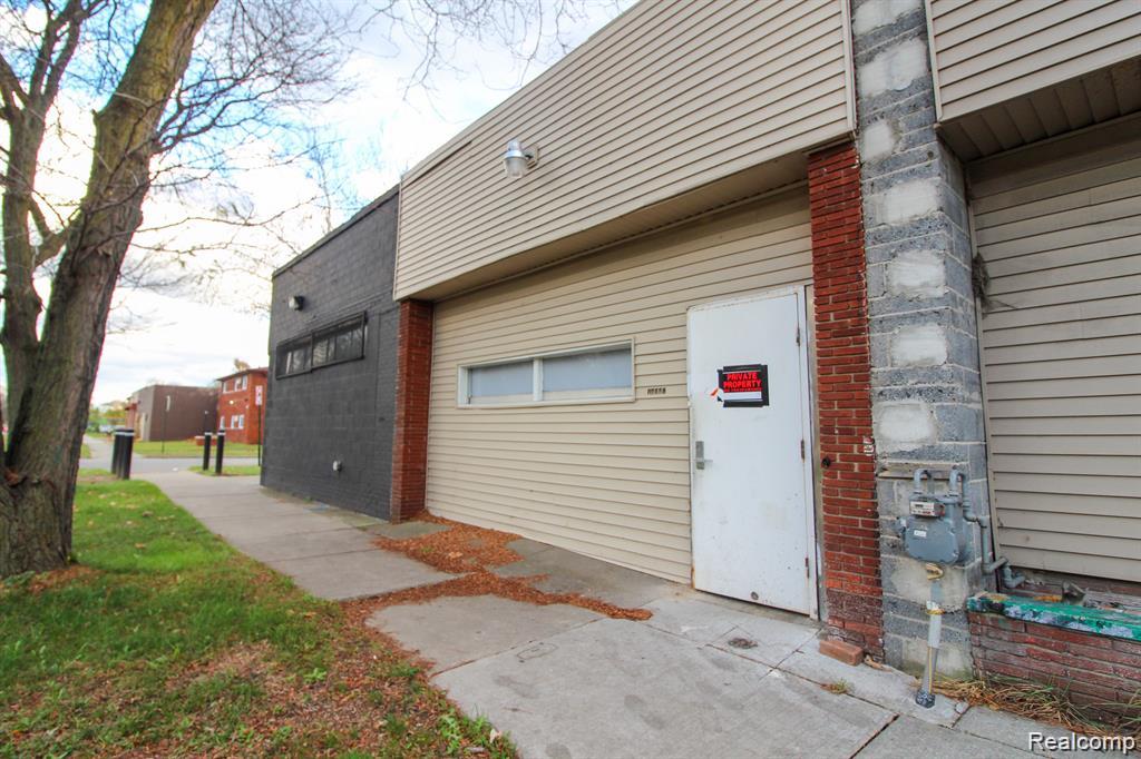 18907 Schoolcraft Detroit City MI 48223