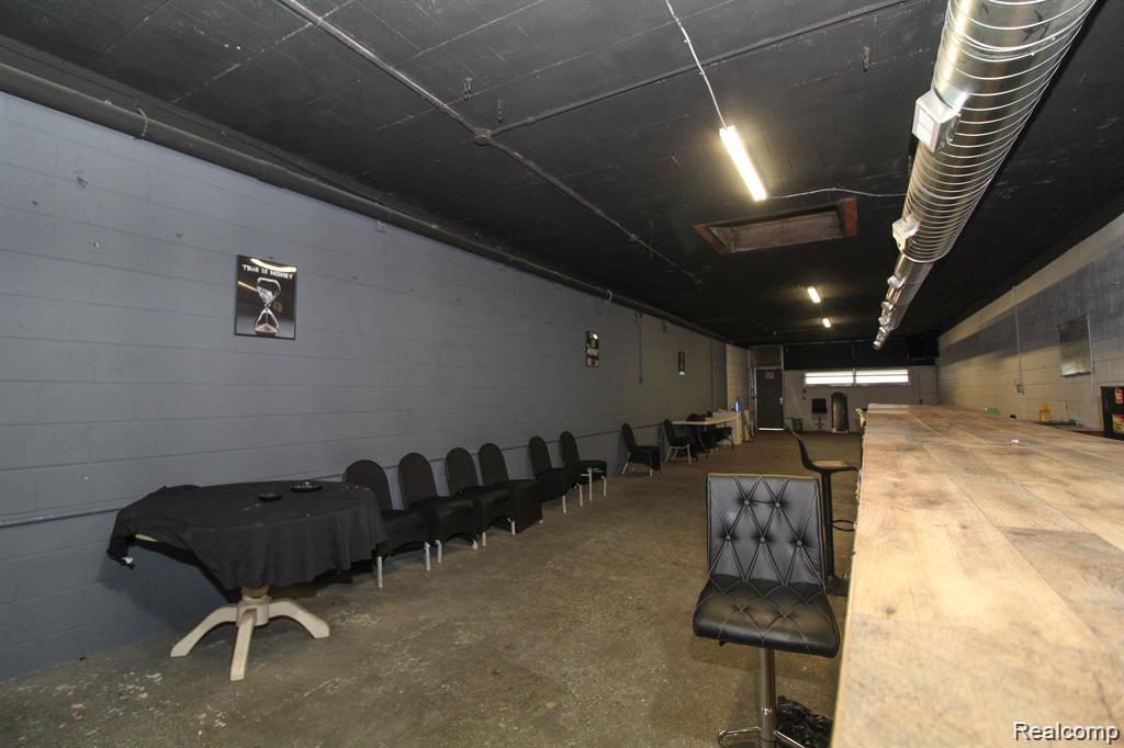 18907 Schoolcraft Detroit City MI 48223