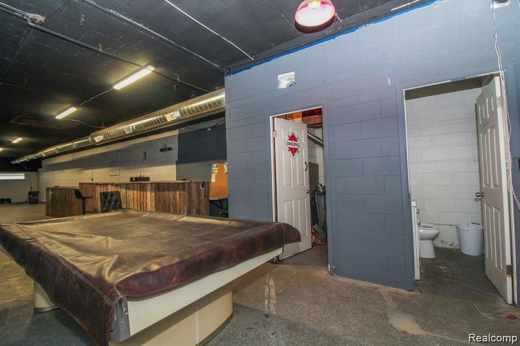 18907 Schoolcraft Detroit City MI 48223