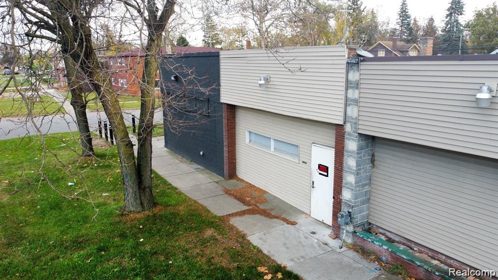 18907 Schoolcraft Detroit City MI 48223