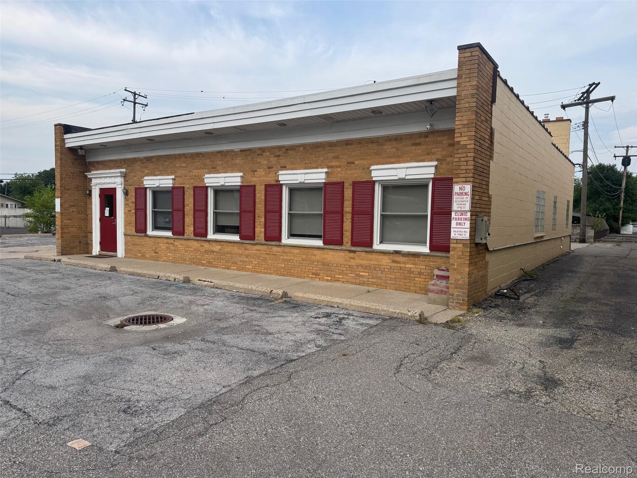 28730 Harper Avenue St. Clair Shores City MI 48081