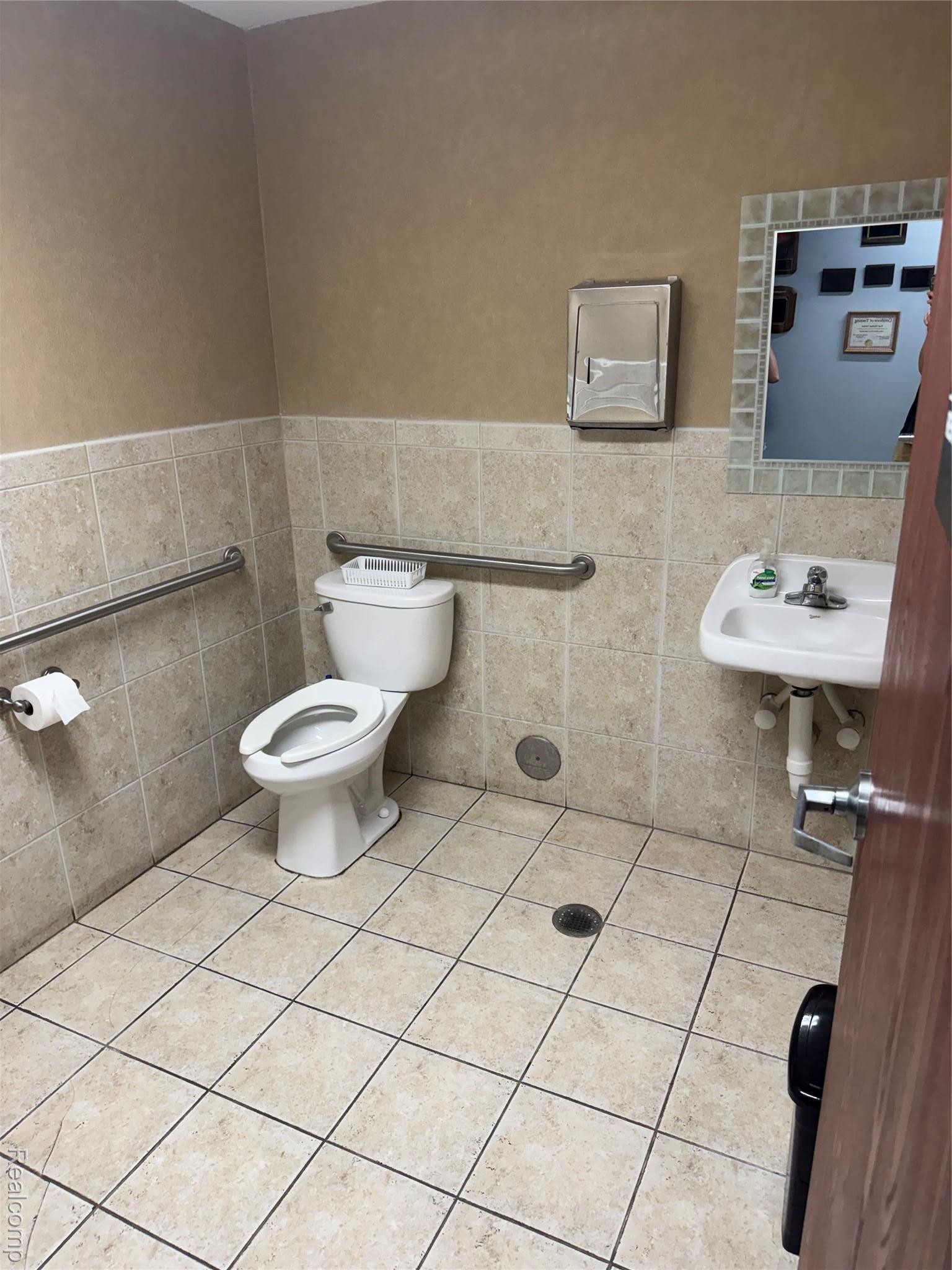 28730 Harper Avenue St. Clair Shores City MI 48081